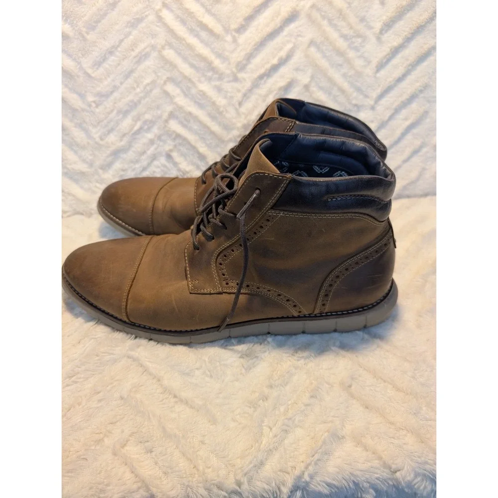 S1‎ Johnston & Murphy calf skin chukka boot athletic sole and memory foam 10.5